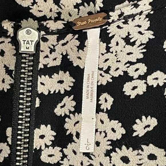 FREE PEOPLE NEW "Like You Best" Bell Sleeve Mini Lace Trim Black/Ivory Size L - Picture 8 of 9